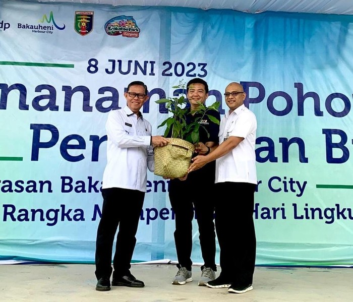 ASDP & Pemprov Lampung Tanam 550 Bibit Pohon Beringin di Kawasan BHC