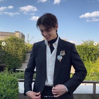 Acara Gala Dinner Chaumet menjadi ajang reuni Song Hye Kyo dan Cha Eun Woo. Sang aktor sebelumnya dikisahkan sebagai putra Song Hye Kyo di film My Brilliant Life. Foto: Instagram