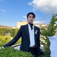 Cha Eun Woo memukau para penggemar dengan penampilannya di Gala Dinner Chaumet. Bintang drama Korea True Beauty itu terlihat bak pangeran sungguhan. Foto: Instagram