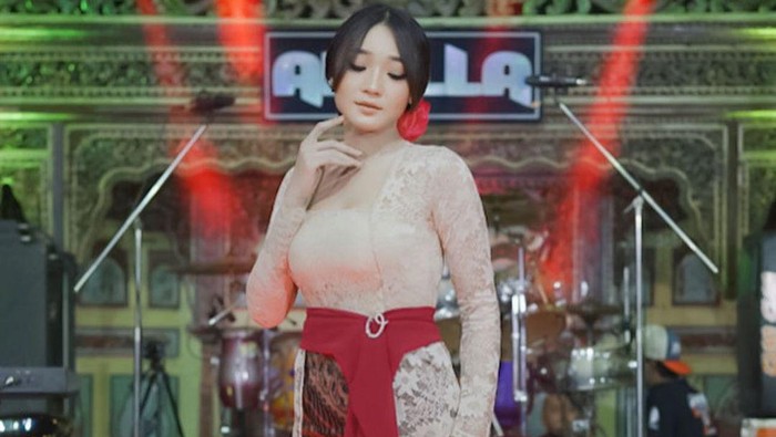 Difarina Indra dalam media sosial miliknya.