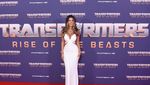 Penampilan Ekin-Su yang Bikin Salfok di Premiere Transformers: Rise of the Beasts