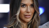 Aktris kelahiran Turki itu melengkapi penampilannya dengan makeup natural. Gareth Cattermole/Getty Images/Gareth Cattermole