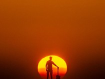 Kalender Jawa Jumat Pahing 23 Agustus 2024: Berwibawa dan Mencerahkan