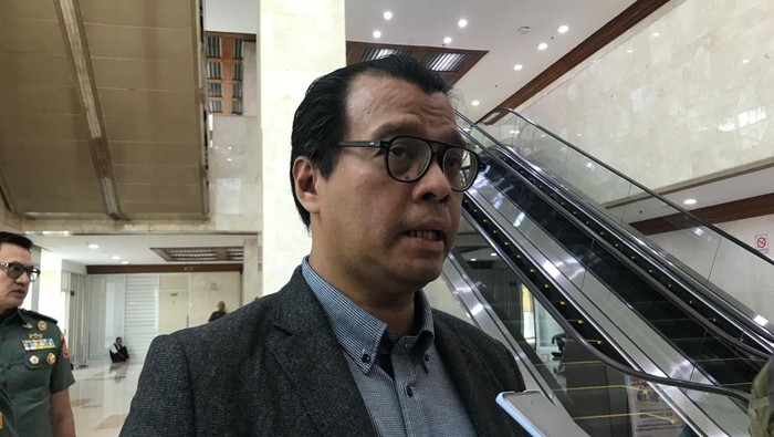 Gubernur Lemhanas Andi Widjajanto