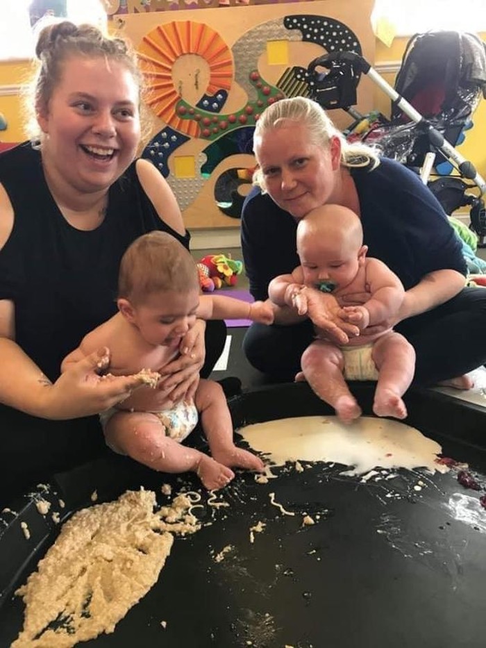 Ibu dan Anak Hamil Barengan