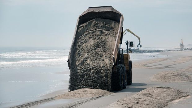 Ilustrasi Pasir Laut (Photo by Spencer Platt/Getty Images)