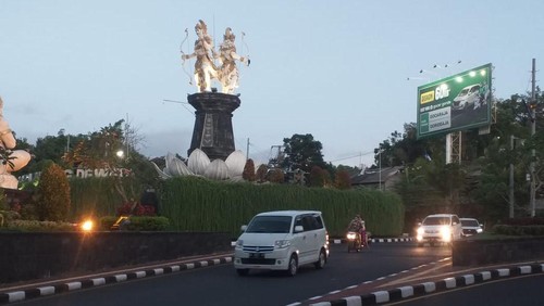 Ilustrasi - Patung Nakula Sadewa di Taman Meparek Sradaning Dewata dari Jalan Uluwatu di Jimbaran, Kuta Selatan, Badung, Bali. (Istimewa)
