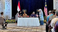 Menteri Investasi/Kepala BKPM Bahlil Lahadalia menandatangani MoU tentang kerja sama promosi investasi dengan Menteri Investasi, Perdagangan, dan Industri (MITI) Malaysia Datuk Seri Utama Tengku Zafrul Aziz.  
