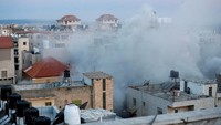 Dikutif dari Reuters, militer Israel mengatakan pasukannya beroperasi di Ramallah untuk menghancurkan kediaman teroris yang melakukan serangan bom di Yerusalem pada November lalu. Penghancuran rumah para pejuang adalah hukuman kolektif yang termasuk dalam kejahatan perang yang dilakukan oleh pendudukan terhadap rakyat kami, kata Abdel Fattah Dola dari Partai Fatah yang digawangi Presiden Palestina Mahmoud Abbas.  