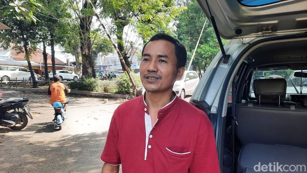 Iyus Ruslan, pemilik rental di Jaksel buka suara soal penipuan si kembar.