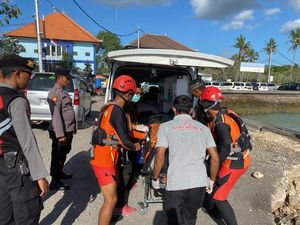 Pasutri India Terseret Ombak Nusa Penida, Suami Tewas-Istri Belum Ditemukan