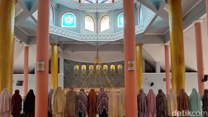 Jemaah Masjid Kampus UGM