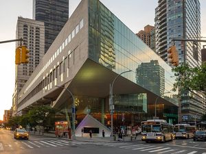 Mengenal The Juilliard School, Kampus Impian Putri Ariani AGT 2023