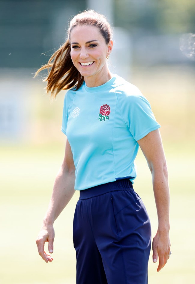 Markas Maidenhead Rugby Club di Berkshire, Inggris, kedatangan tamu spesial, Rabu (7/6/2023). Putri Wales Kate Middleton berkunjung dalam rangka mengampanyekan misinya yang berkaitan dengan kesehatan dan masa tumbuh kembang anak. (Foto: Max Mumby/Indigo/Getty Images)