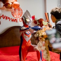 Wanita yang mau tampil lucu di hadapan dunia untuk memenangkan senyum dari pria yang dicintainya, Aku wanita tapi aku sangat iri. Sangat iri dengan pengantin pria yang punya istri yang sangat mencintainya dan punya kepercayaan diri dan keberanian untuk melakukan itu, tulis mereka.Foto: Xiaohongshu