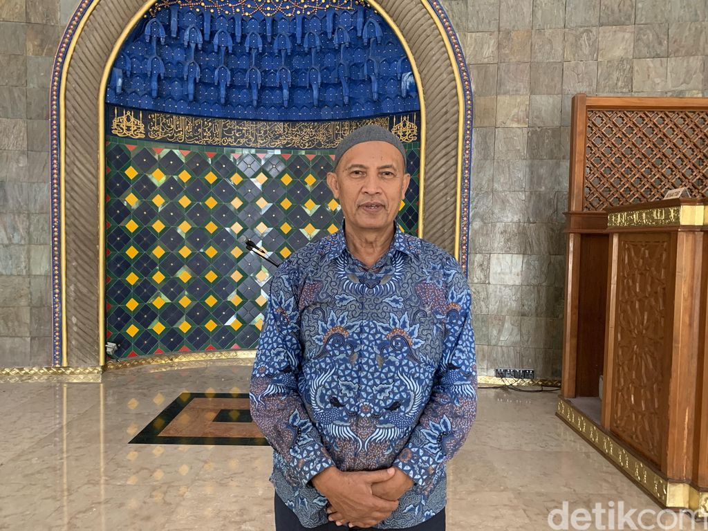 Ketua Takmir Masjid Kampus UGM Rizal Mustansyir.