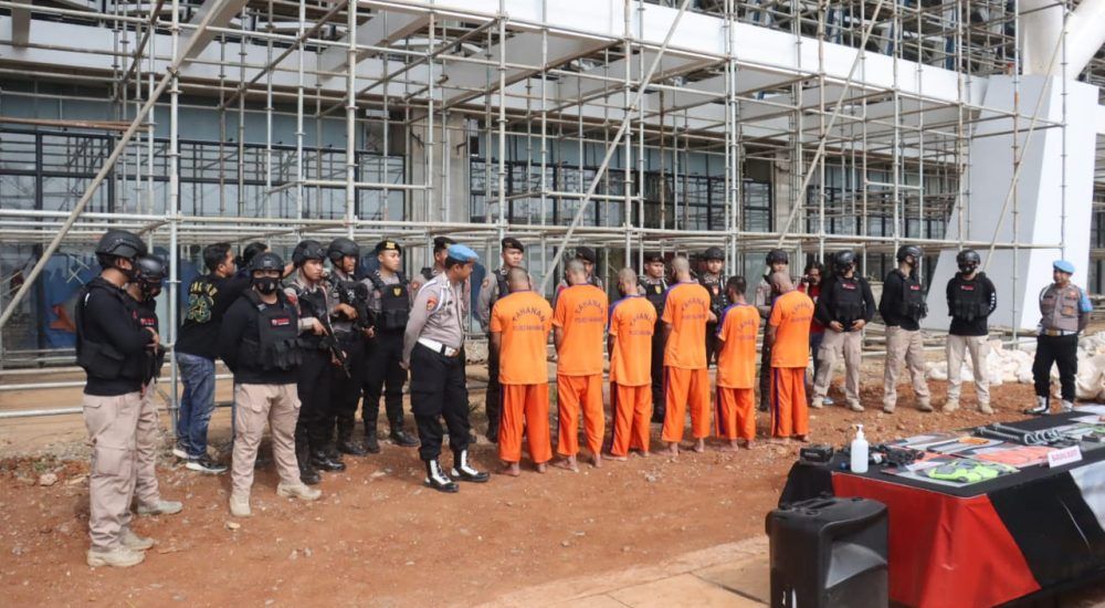 Konferensi pers pengungkapan kasus Pencurian Dengan Pemberatan Dalam Proyek Kereta Cepat Jakarta Bandung. Selasa (6/6/2023). (Dok. Humas Polres Karawang)