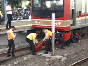 Ini Penampakan KRL Patah Bumper yang Sempat Bikin Penumpukan Penumpang