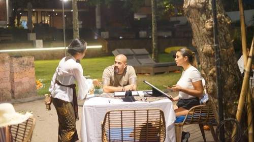 Legenda sepakbola Argentina Juan Sebastian Veron dan istrinya menginap di sebuah hotel dekat pantai di kawasan Seminyak, Kuta, Kabupaten Badung, Bali, sejak 1 Juni dan check out pada 5 Juni 2023.