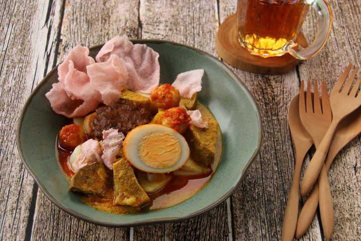 Lontong sayur padang