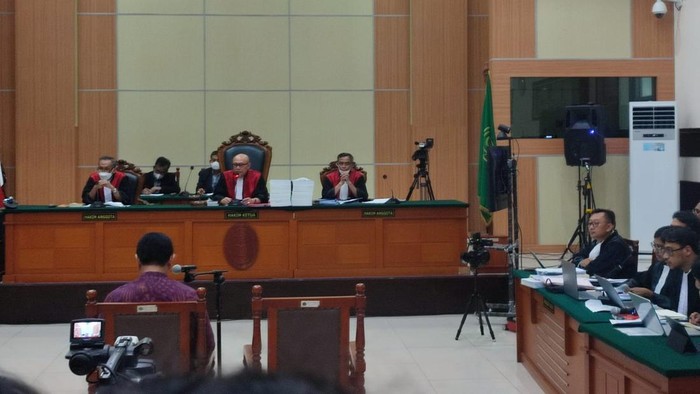 Luhut B Pandjaitan Bersaksi di PN Jaktim