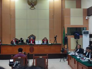 Luhut Mulai Bersaksi, Pengacara Haris Protes soal Catatan Lalu Ditegur Hakim