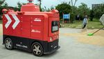 Mobil Tanpa Sopir Mondar-mandir Antar Barang di China