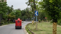 Mobil ini dioperasikan tanpa awak alias tanpa sopir.