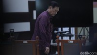 Debat panas jaksa penuntut umum maupun penasihat hukum Haris dan Fatia pun tak terelakkan.
