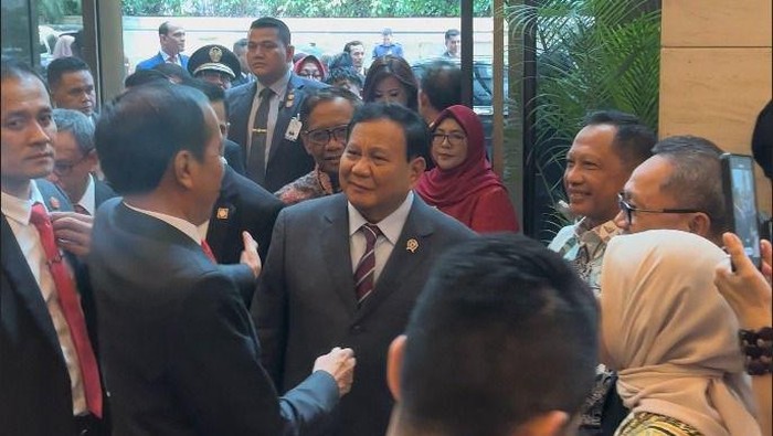 Momen tawa lepas Jokowi dan Prabowo