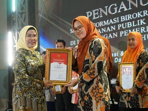 Bupati Serang Beri Penghargaan OPD dan ASN Berprestasi