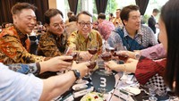 Hadir dalam acara tersebut Young-cheul Cho (CEO HD Hyundai Infracore), Heewoong Shin (President Director HD Hyundai Infracore Asia), Woo Yeul Lee (CEO PT Bank Bukopin Tbk), Sung Ki Kwon (Senior Executive Vice President of SME Customer Group KB Kookmin Bank), SooNam Hwang (CEO KB Capital), InHwan Kim (Director of Auto Finance Division KB Capital), serta pelanggan dari dealer lokal.
