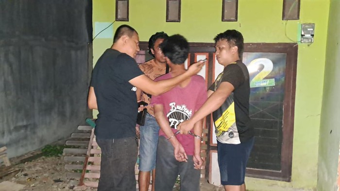 Polisi amankan ibu dan anak pelaku pencurian di Pinrang, Sulawesi Selatan.