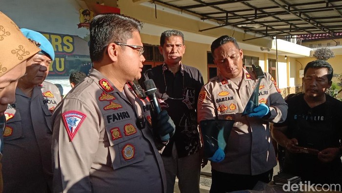 Polres Indramayu tunjukkan hasil rontgen tangan korban TPPO