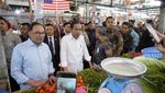 Potret Jokowi dan Anwar Ibrahim Blusukan di Pasar Malaysia