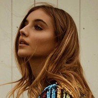 Putri Vittoria dipastikan akan mewarisi tahta sebagai Ratu Italia setelah sang ayah melepas mahkota. Dilansir Telegraph, Pangeran Emanuele Filiberto mengambil langkah modern tersebut untuk menunjukkan bahwa keluarga mereka terbuka dan progresif.Foto: Instagram @vittoria.disavoia