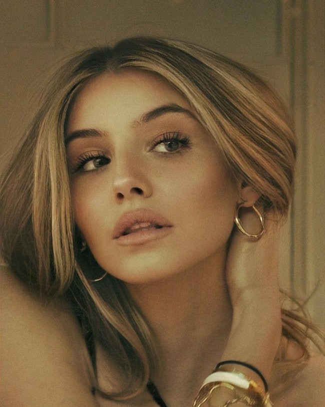 Selagi menunggu dirinya siap, Putri Vittoria dari Savoy sendiri kini masih bisa menikmati kebebasan dan masa muda. Ia sendiri sering membagikan potret cantik dan kehidupan glamornya di Instagram. Foto: Instagram Putri Vittoria