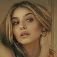 Selagi menunggu dirinya siap, Putri Vittoria dari Savoy sendiri kini masih bisa menikmati kebebasan dan masa muda. Ia sendiri sering membagikan potret cantik dan kehidupan glamornya di Instagram. Foto: Instagram Putri Vittoria