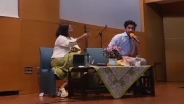 Reza Rahadian Reza Rahadian saat jadi dosen di UNJ.