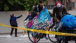 Penertiban Tenda-tenda Tunawisma di Sepanjang Jalan Los Angeles