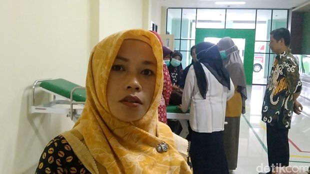 Sekdes Kesesi, Pekalongan, Asma Kurniaji, saat diwawancara detikJateng di RSUD Kesesi, Rabu (7/6/2023).