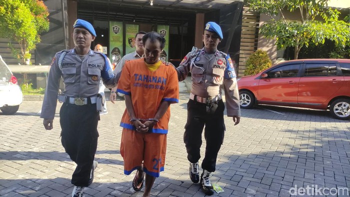 Suud pelaku pencabulan puluhan anak di Sidoaorjo