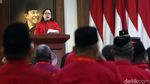Tangis Megawati Kenang 10 Tahun Wafatnya Taufiq Kiemas