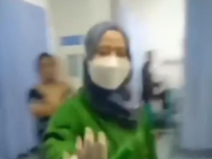 Tangkapan layar video viral pasien ngaku dicuekin RS di Bengkalis
