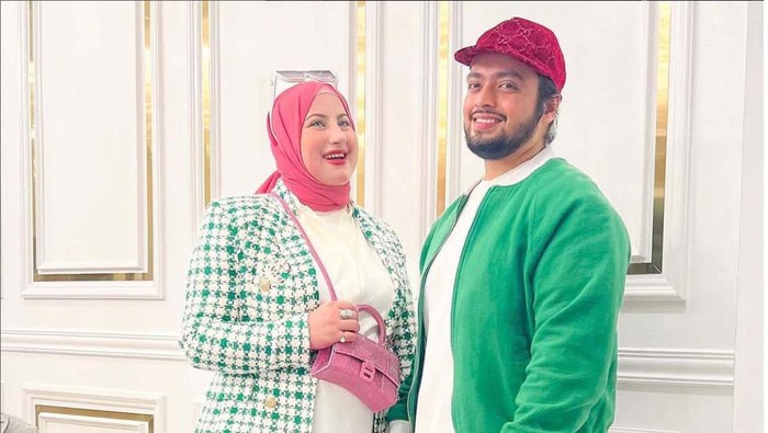 Tasyi Atahsyia dan suami Syech Zaki