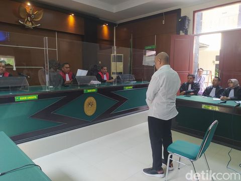 Terdakwa pembunuhan sekeluarga di Magelang, Dhio Daffa dijatuhi hukuman seumur hidup di PN Mungkid, Kamis (8/6/2023).