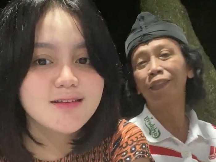 Tia Septiana, anak Mandra.