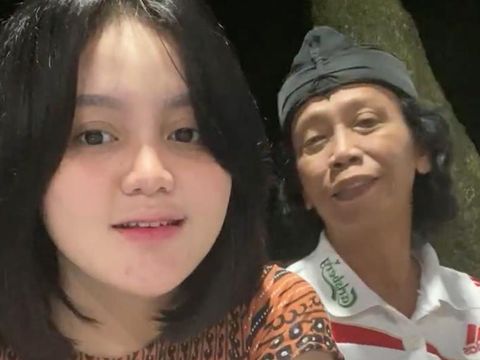 Tia Septiana, anak Mandra.