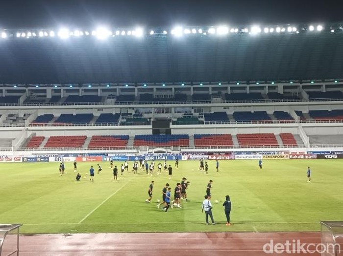 Tim PSIS Semarang saat latihan di Stadion Jatidiri Semarang. Diunggah Kamis (8/6/2023).