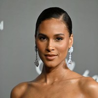 Model Cindy Bruna juga memilih tren bra terekspos saat menghadiri Chopard Art Dinner yang digelar dalam rangkaian Cannes Film Festival 2023. (Foto: Lionel Hahn/Getty Images)